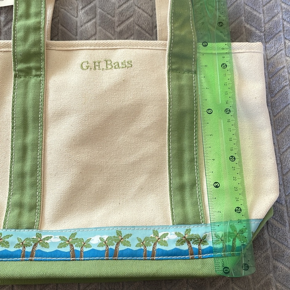 G H Bass Cream and Green Small Purse - Picture 7 of 9